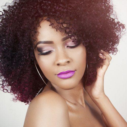 Coiffure cheveux crépus ou afro : quels soins pouvez-vous commander avec Wecasa ?