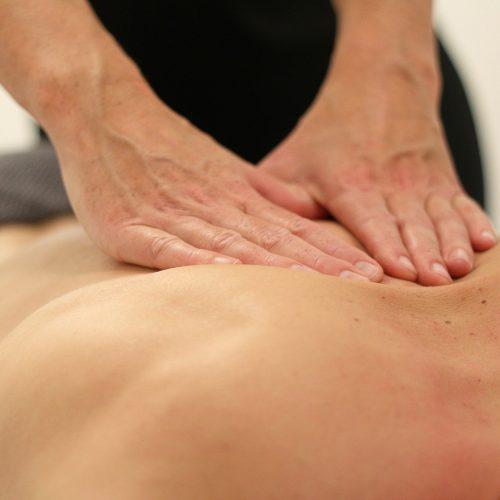 Massage du dos tuto : le guide pour se relaxer