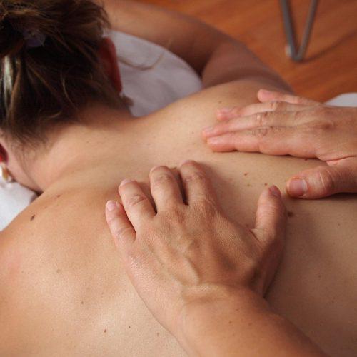 Massage ayurvédique : c’est quoi ? L’essentiel à savoir
