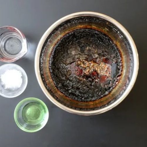 Comment nettoyer une casserole brûlée ?