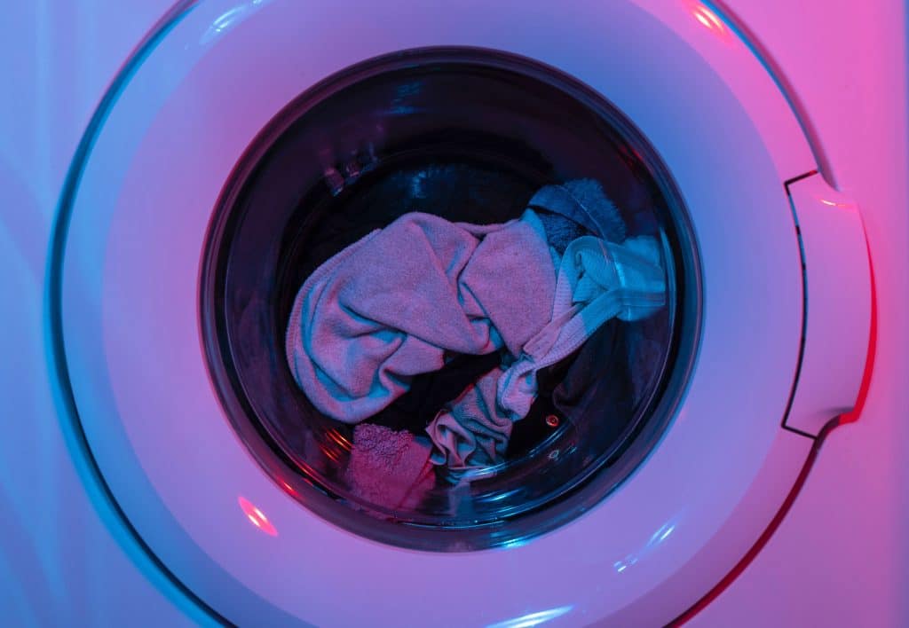 Une machine à laver nettoyée.