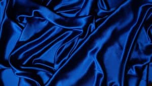 Tissu en satin bleu