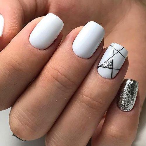 Manucure nail art graphique