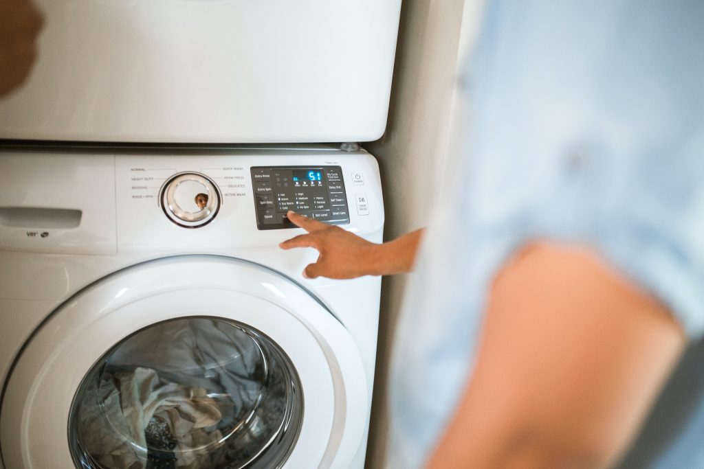 Enlever la moisissure dans une machine à laver : nos astuces
