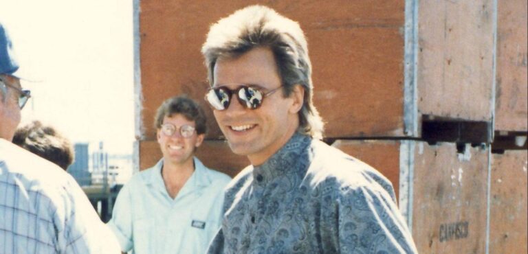 Richard Dean Anderson avec une coupe mulet