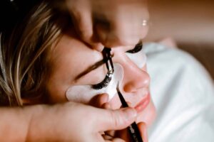 eyelash extensions application