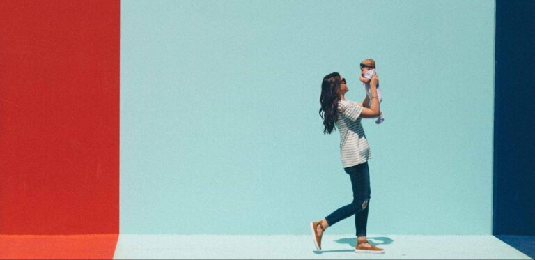 Une mère et son bébé