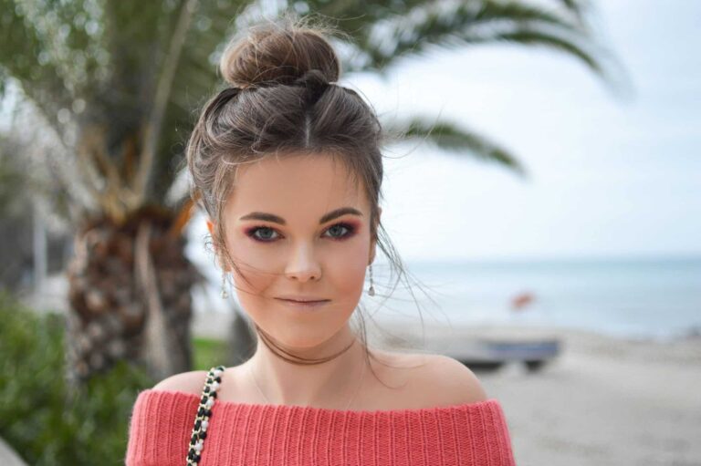 coiffure femme tendance 2022 chignon flou