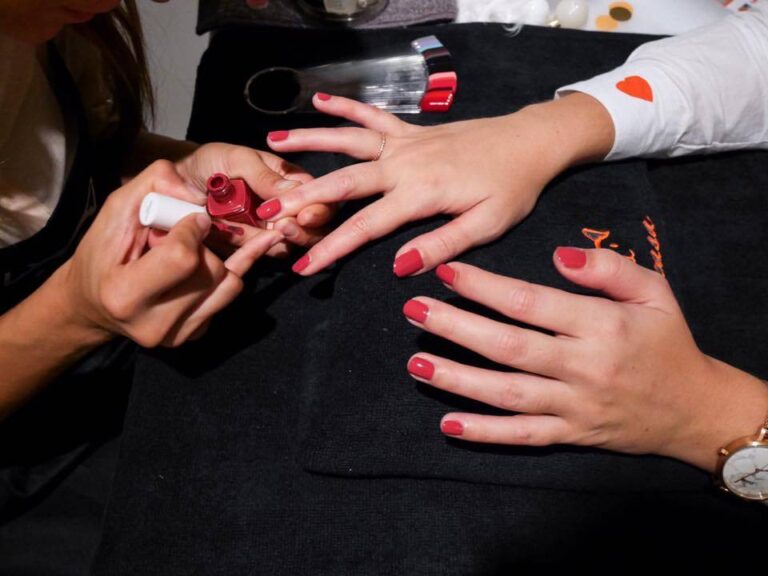 soin visage avec Estefany, estheticienne a domicile Wecasa