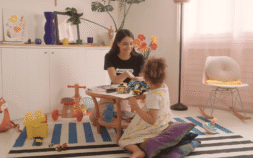 Qu&rsquo;est-ce qu&rsquo;un assistant maternel agréé ? Tout savoir pour la garde de vos enfants