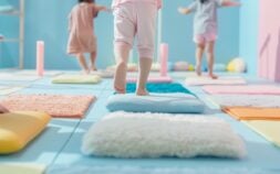 Les bienfaits des activités sensorielles pour les tout-petits : idées et conseils pratiques